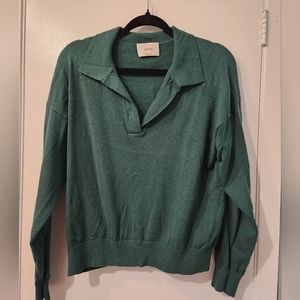 Green Aritzia sweater with collar, size large